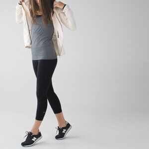 Lululemon Pace Rival Crop 22" Leggings in Black - Size 6
